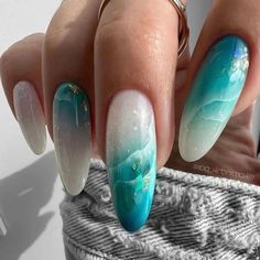 Напоминания о море🌊 Beach Inspo Nails, Waves Nails, Nail Art Summer Beach, Mom Nails, Nail Art Bleu, Ocean Nails, Wave Nails, Gel French Manicure