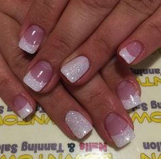 Glitter French Tips | Easy Wedding Nail Art Ideas for Short Nails Unghie Sfumate, Manicure Nail Designs, Glittery Nails, French Manicure Nails, Classic Nails, Wedding Nails Design, Nail Art Wedding, Nails Polish, Bride Nails