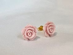 Feminine Pink Jewelry With Handmade Flowers, Dainty Pink Flower Earrings, Dainty Pink Flower-shaped Earrings, Dainty Handmade Pink Flower Earrings, Handmade Dainty Pink Flower Earrings, Cute Pink Flower Earrings, Cute Pink Flower Shaped Earrings, Pink Cute Earrings With Handmade Flowers, Blush Flower Jewelry Gift