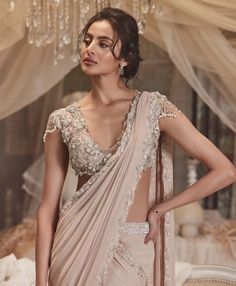 Drape Sari, Indian Outfits Modern, South Indian Wedding Saree, Net Blouse, Net Embroidery, Embroidery 3d, Net Blouses, Modern Saree, Party Sarees