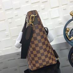 ADC Fashion Lu-Vi bags - 964 A+ Excellent Quality copies; Contact us if you've any questions in your mind. Lv Bags, Vuitton Bag, Lv Bag, Cute Bag, New Handbags, Luxury Bags, Contact Us, Wellness Design, Clutch Bag