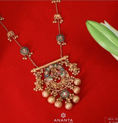 Gold Jewels Design, Indian Bridal Jewelry Sets, Fancy Jewelry Necklace, Modern Gold Jewelry, Bridal Jewellery Design, Gold Jewelry Simple Necklace, Antique Jewellery Designs