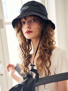 This is a casual and refined bucket hat by GENERAL IDEA that is made out of high quality and sturdy material. With distinctive mood of the design and comfortable wear, you can style it for your casual daily outfit.- Logo embroidery on the front- Detachable strap and adjustable inner string- Clean, casual, and feminine mood Hat Embroidery Ideas, Bucket Hat Embroidery, Bucket Hat Black, Self Portrait Poses, Hat Embroidery, Embroidery Ideas, Portrait Poses, Logo Embroidery, Embroidery Logo