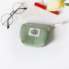 Occasion: Daily Matching Style: Fresh and Sweet Material: Cotton Cloth Pattern: Flower Fashion Element: Flowers Features: Storable Lipstick Storage, Girls Lipstick, Makeup Case Organization, Makeup Storage Bag, Wrist Bag, Women Lipstick, Small Makeup Bag, Card Purse, Coin Card