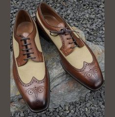 Men+Shoes    100%+Handmade    Upper+made+with+Cow+Leather    Lining+made+with+Cow+Leather    Sole+made+with+Cow+Leather    Heel+made+with+Cow+Leather    Custom+Size+and+Design+Option+Available+    Ship+through+Express+shipping+option+    Handling+time+7-10+days. Spectator Shoes, Suede Dress Shoes, Outfits Hombre, Suede Leather Shoes, High Ankle Boots, Simple Shoes, Brogue Shoes, Suede Dress, Formal Shoes