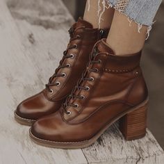 Pikolinos Boots, Black Leather Boots Women, Estilo Country, Fashion Shoes Sandals, Hot Boots, Shoes World, Brown Leather Ankle Boots, Fancy Shoes, Everyday Shoes