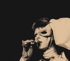 David Bowie Live, Angela Bowie, Duncan Jones, David Bowie Pictures, Ziggy Played Guitar, Moonage Daydream, Major Tom, Ziggy Stardust