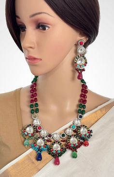 Collier Navratan non coupé Polki Kundan de qualité supérieure/Collier long indien/Sautoir long déclaration/Collier semi-précieux/Rani Haar La couleur, les nuances et la texture affichées peuvent varier légèrement du produit réel en raison des limites de l'image numérique. Nous vous demandons de prendre en compte ces variations mineures. Veuillez vous attendre à de légères imperfections lors de l'achat de bijoux faits main. N'hésitez pas à me contacter si vous avez des questions. Livré dans une b Rani Haar Gold, Indian Long Necklace, Semi Precious Necklace, Rani Haar, Long Statement Necklace, Necklace Indian, San Ramon, Kundan Necklace, Kundan Necklaces