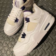 New Condition, Only Tried On Look Amazing In Hand Purple Metallic Colorway Size 6y / 7.5 Womens No Box Pretty Sneakers, Pretty Shoes Sneakers, Jordan 4s, Jordan Shoes Retro, Shoes Sneakers Jordans, All Nike Shoes, Shoes Outfit Fashion, Purple Metallic, Cute Nike Shoes