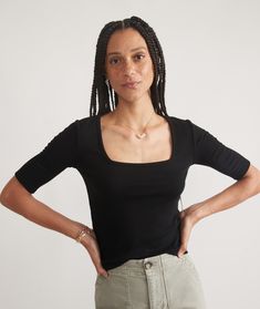 Chic Everyday Top With Square Neck, Square Fitted Top Solid Color, Chic Stretch Tops With Straight Neckline, Fitted Solid Color Square Top, Chic Stretch Square Neck Top, Fitted Ribbed Top With Square Neck, Ribbed Fitted Top With Square Neck, Ribbed Fitted Square Neck Top, Chic Square Neck Stretch Top