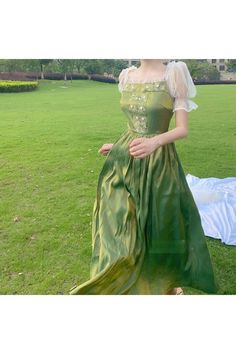 Mori GIrl Elegant Green Dress Elegant Green Dress, Green Dress Women, Elegant Green Dresses, Girl Green Dress, Fairycore Dress, Sweet Dresses, Cottagecore Outfits, Dresses Princess, Fairytale Fashion