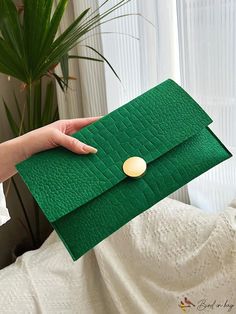 BirdinBag - Green Crocodile-Embossed Metal Decor Flap Envelope Bag - Stylish and Chic Funky Type, Elegante Y Chic, Envelope Bag, Green Bag, Metal Decor, Emboss, Polyester Material, Envelope, Swimming