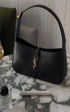 Sac Yves Saint Laurent, Ysl Handbags, Sac Louis Vuitton, My Style Bags, Trendy Purses, Timeless Bags, Luxury Bags Collection, Chique Outfits, Girly Bags