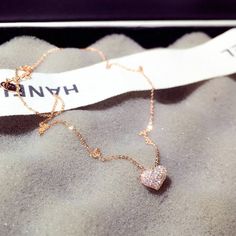 Zircon Love Heart Shape Necklace Choker
Chain length: 19CM extended chain 4CM Heart Choker Necklace, Pretty Jewelry Necklaces, Heart Shaped Necklace, Heart Choker, Heart Pendant Gold, Girly Accessories, Classy Jewelry, Fancy Jewellery, Fancy Jewelry