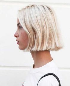 Moderne kurze blonde Frisuren für Damen Short Blonde Bobs, Blonde Bob Hairstyles, Short Blonde Haircuts, Hair St, Blonde Bobs, Modern Hairstyles