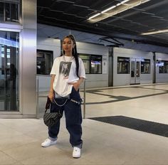 Streetwear Girl, Tomboy Outfits, Swaggy Outfits, Fashion Weeks, Teenage Fashion Outfits