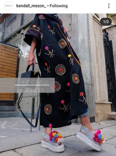 Moroccan Style Outfit, Spanish Street Style Summer, Persian Fashion, Ethno Style, Iranian Women Fashion, Embroidery Fashion