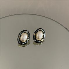 Style: Elegant, Baroque Material: Alloy Black Pearl Earrings For Formal Occasions, Black Vintage Clip-on Earrings, Black Retro Earrings, Elegant Handmade Black Clip-on Earrings, Trending Jewelry 2022, Stacking Earrings, Baroque Jewelry, Jewelry 2022, Romantic Life