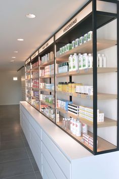 Modern Display Cabinet, Cabinet Design Ideas, Healthcare Interior Design, Beauty Salon Interior Design, Nail Salon Interior Design, Display Cabinet Design