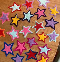 iron on felt patches shaped like stars! 🌟 all patches ship free and are made with second hand materials. let me know your color requests upon ordering! each patch is approximately 2-3 inches! Hand Sewn Applique, Fabric Applique Ideas, Hand Sewn Patches, Felt Patches Diy, Easy Felt Ornaments, Patched Clothing, Homemade Patches, Patches Aesthetic, Easy Felt Crafts