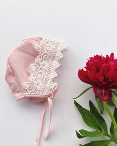 This bonnet is lovingly handmade from 100% linen/cotton This bonnet is perfect for everything from special occasions to a trip to the park. It is hand washable, and hang to dry. 0-3 months: 14-15.5 inches 3-6 months: 15.5-17 inches 6-9 months: 17-18.5 inches 9-12 months: 18.5-19.25 inches 12-24 months: 19.25-20 inches 2T-3T months 20-21.5 Please double check with measurements above before you order.if your not sure what size to order please feel free to contact me with any questions? Made in smo Cute Pink Cotton Bonnet, Pink Cotton Hat Gift, Pink Cotton Bonnet For Spring, White Cotton Bonnet For Spring, White Cotton Bonnet As A Gift, White Cotton Bonnet As Gift, White Cotton Summer Bonnet, Spring White Cotton Bonnet, White Cotton Bonnet, One Size Fits Most