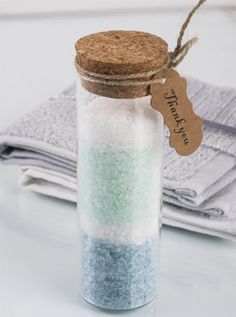 badzout maken | AVA Diy Wellness, Diy Scrub, Bottle Charms, Diy Soap, Arts And Crafts For Kids, Bath Salts, Soap Making, Diy Beauty, Christmas Time