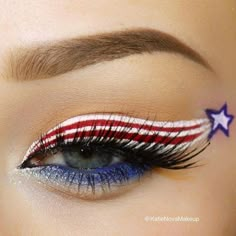 Happy July 4th! - 4th of July inspired patriotic eye makeup look #holiday #makeup Red, White and Blue 4th Of July Makeup, Happy July 4th, Party Make-up, Weekend Mode, 4th Of July Ideas, Happy July, July Ideas