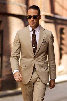 Nice tan suit Costume Beige, Khaki Suits, Khaki Suit, Suit Combinations, Tan Suit, Suits Men Business, Beige Suits