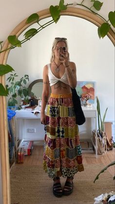 Outfit Inspo Boho Casual, Boho Skater Style, La Aesthetic Outfits, Modern Bohemian Outfits, Boho Rave Outfit, How To Layer Clothes, Musician Outfits, Summer Outfits Vsco