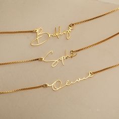 This stunning name necklace features a beautiful cursive font, perfect for those looking to add a personalized touch to their jewelry collection. Made with high-quality materials, this necklace can be customized with the name of your choice. A thoughtful and unique gift for a loved one or a special treat for yourself.How to order: leave your name in the order note (at the checkout).Material: Stainless Steel. Nameplate Necklace Gold, Necklace Chain Types, Letter Jewelry, Name Necklaces, Gold Name Necklace, Nameplate Necklace, Gold Choker Necklace, Custom Name Necklace, Chain Choker