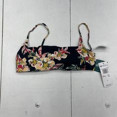 Roxy Beach Classics Floral Tri Bralette Bikini Top Women’s Small New. Condition Is New With Tags See Pics Ls107/23 Q15 Lh20 Black Tropical Tankini For The Beach, Beachy Black Swimwear With Floral Print, Black Floral Print Swimwear For Vacation, Black Floral Print Swimwear For Beach, Black Floral Swimwear For Vacation, Tropical Tankini With Adjustable Straps For Vacation, Black Tropical Print Swimwear For Vacation, Black Tropical Tankini For Vacation, Black Tropical Swimwear For Vacation