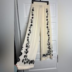 Nwt Forever 21 Wide Leg Pants. Cream Color With Black Floral Detail. Size S. Cream Bohemian Pants For Spring, Forever 21 Beige Summer Bottoms, Forever 21 High-waisted Pants For Spring, Forever 21 High-waisted Spring Pants, Forever 21 Spring Trousers, Forever 21 High-waisted Summer Pants, Forever 21 Bottoms For Spring Vacation, Forever 21 Wide Leg Summer Pants, Forever 21 Summer Wide Leg Pants