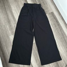 Nwot, Linen Blend And Pockets On Front. Size S, Wide Leg Black Wide Leg Pants With Side Pockets For Fall, Non-stretch Black Bottoms With Side Pockets, Versatile Black Wide Leg Pants With Pockets, Black Wide Leg Workwear Pants With Elastic Waistband, Black Wide Leg Pants With Elastic Waistband For Work, Black High Waist Wide Leg Pants With Elastic Waistband, Black Wide Leg Pants For Work With Elastic Waistband, Black Wide Leg Pants With Pockets, Versatile Black Bottoms With Pockets