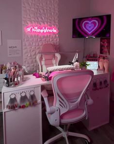 Nail Room Ideas Home Small Luxury, Nail Tech Room Decor, Nail Tech Desk Setup, Nail Tech Set Up, Nail Tech Station, Nail Room Decor Ideas, Nail Room Ideas Home, Nail Tech Aesthetic, Nail Tech Station At Home