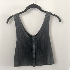 Brand New, Never Worn Fits Smaller (I’m Usually A S And This Is A L) 90s/Grunge Style Cropped Functional Snap Buttons Down The Front Smoke-Free Home Casual Washed Black Tank Top, Casual Gray Tank Top, 90s Grunge Outfits, 90s Grunge Style, Swag Fits, Effy Stonem, Collage Elements, Girly Outfit, 90s Fashion Grunge