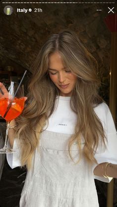 Bombshell Hair, Color Rubio, Brown Hair Inspo, Brown Hair Balayage, Dark Blonde Hair, Blonde Hair Inspiration, Hair Appointment, Brown Blonde Hair, Dark Blonde