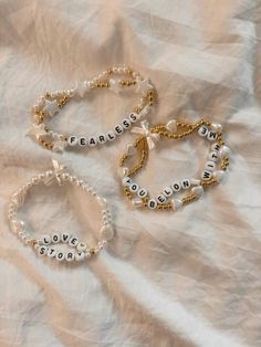 #taylorswift #friendshipbracelet Fearless Era Bracelet, Eras Tour Bracelets Fearless, Debut Bracelet Ideas, You Belong With Me Bracelet, Concert Bracelet Ideas, Fearless Bracelet Ideas, Fearless Friendship Bracelet Ideas, Bracelet Inspo Aesthetic, Fearless Bracelet Taylor Swift