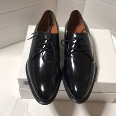 Sophisticated And A Classic! Luxurious Leather And Expert Craftsmanship! Celine Shoes, Flat Shoes Women, Loafer Flats, Patent Leather, Derby, Men's Shoes, Oxford, Loafers, In Italy