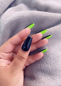 Black Nails Neon Design, Shorter Nails Designs, Green Nails 2023 Trends, Light Green And Black Nails, Black And Neon Green Nail Designs, Black And Green Nails Coffin, Black Neon Green Nails, Green Bottom Nails, Black And Lime Green Nails Acrylic