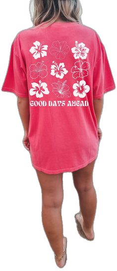 Pink Summer T-shirt For Day Out, Summer Vacation Tops With Short Sleeves, Trendy Cotton Hawaiian Shirt For Spring, Floral Print Short Sleeve T-shirt For Summer, Casual Hawaiian Shirt With Hibiscus Print For Summer, Summer Floral Print Short Sleeve T-shirt, Summer Short Sleeve T-shirt With Floral Print, Summer Hawaiian Shirt With Hibiscus Print, Summer Hawaiian Shirt With Floral Print For Beach