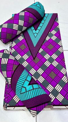 6 yards ankara fabric cut to length. These Holland fabrics are made with vibrant colours to suit the colourful taste of African Market. Ankara Fabric With Vibrant Print, Ankara Fabric With Vibrant Patterned Print, Vibrant Patterned Ankara Fabric, Ankara Fabric With Geometric Pattern Prints, African Market, Ankara Fabric, Wax Print, African Fabric, Vibrant Colours