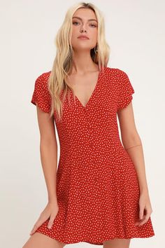 Cute Floral Dresses and Printed Party Attire | Latest Styles of Women's Floral-Print Dresses at Great Prices Red Printed Dress, Little Red Dress, Red Floral Print, Short Cocktail Dress, Super Cute Dresses, Looks Chic, Online Dress Shopping, Dresses For Teens, Junior Dresses