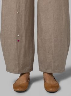 Casual Wide-leg Pants With Floral Embroidery, Casual Straight Pants With Floral Embroidery, Spring Embroidered Ankle-length Bottoms, Casual Floral Embroidery Straight Pants, Casual Wide-leg Bottoms With Floral Embroidery, Spring Wide-leg Pants With Floral Embroidery, Spring Embroidered Wide-leg Pants, Casual Embroidered Wide-leg Pants, Ankle-length Pants