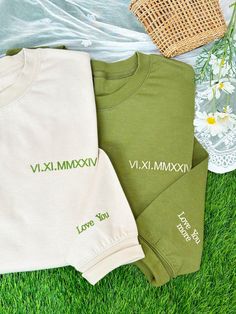 Embroidered Roman Numeral Sweatshirt with Personalized Sleeve Text, Couple Matching Sweatshirt, Anniversary Gifts for Boyfriend Girlfriend 🎈Celebrate your unique love story with our Embroidered Roman Numeral Sweatshirts! These charming couples' sweatshirts feature your special date in elegant Roman numerals, complemented by personalized text on the sleeve. Perfect for anniversaries or as a romantic gesture, these matching sweatshirts offer a stylish way to showcase your bond. Cozy and meaningfu Text Couple, Anniversary Gifts For Boyfriend, Couples Sweatshirts, Matching Sweatshirts, Gifts For Boyfriend, Romantic Gestures, Sweat Shirts, Couple Matching, Boyfriend Anniversary Gifts