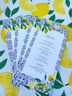 Here's our summer dinner party menu from our Italian inspired backyard soiree! Sharing all the details from my Amalfi Coast theme party on Sunday Mimosas Blog. I hosted an intimate backyard dinner party for my friends the other week and it was perfect! If you're hosting an outdoor party soon, click here for our complete outdoor entertaining guide where we share everything you need to throw the best backyard dinner party. Italian Party Ideas, Positano Theme Party, Dolce Vita Party, Positano Party, Italian Summer Party, Italian Birthday Party, Positano Theme, Lemon Birthday Party, Dinner Party Menu Ideas