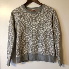 Super Cute And Cozy Heather Gray, Crew Neck Sweatshirt With Screen Printed Paisley Pattern. Nearly Brand New. Perfect For Fall/Winter! Heather Grey Sweatshirt, J Crew Style, White Damask, White Sweaters, Grey Sweatshirt, Colorful Sweaters, Damask, Gray White, Grey And White