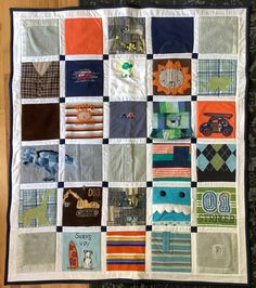 a quilt made to look like it has many different designs on it