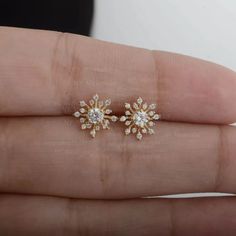 Genuine SI G H Diamond Snowflake Stud Earrings Solid 14K Yellow Gold Jewelry | eBay Diamond Ear Studs Women, Earrings Design Diamond, White Stone Studs Earrings Gold, Ear Tops Gold, Tanishq Earrings, Ear Tops Design, Diamond Tops Earrings, Flower Diamond Earrings, Gold Stone Earrings