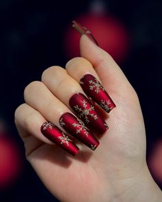 Artsy Nails, Red And Gold Nails, Snowflake Nails, Nail Swag, Nail Length, Christmas Nail Designs, Christmas Nail Art, Gold Nails