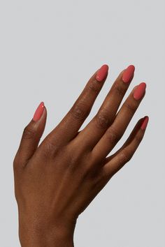 Guava Nail Color, Dark Skin Nail Art, Trending Nail Colors 2023, Feminine Nails Classy, Creamy Nails, Clay Nails, Mexico Braids, Building Colour